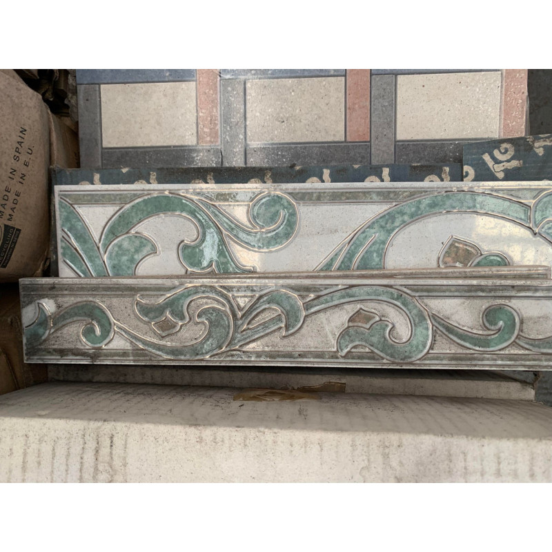 Green Ivy Border Tile 305x50mm