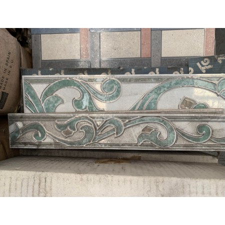 Green Ivy Border Tile 305x50mm