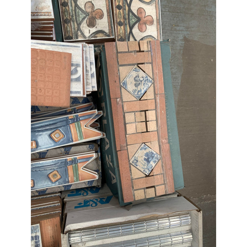 Plaza Terracotta Blue Border Mosaic Tile