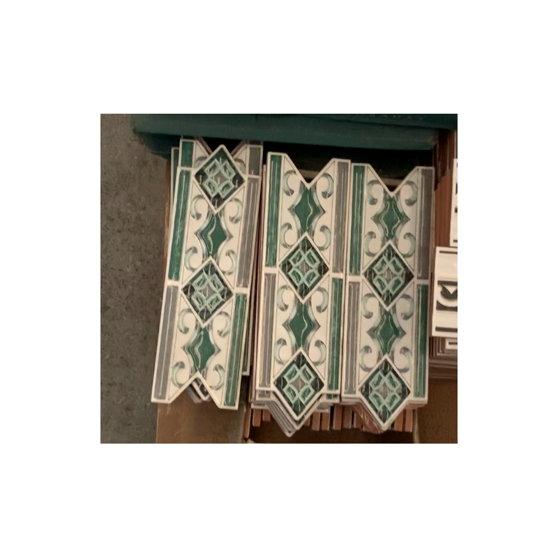 Green/Grey Interlocking Border Tile